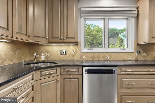 1 WHISPERWOOD CT, Baltimore, MD 21208