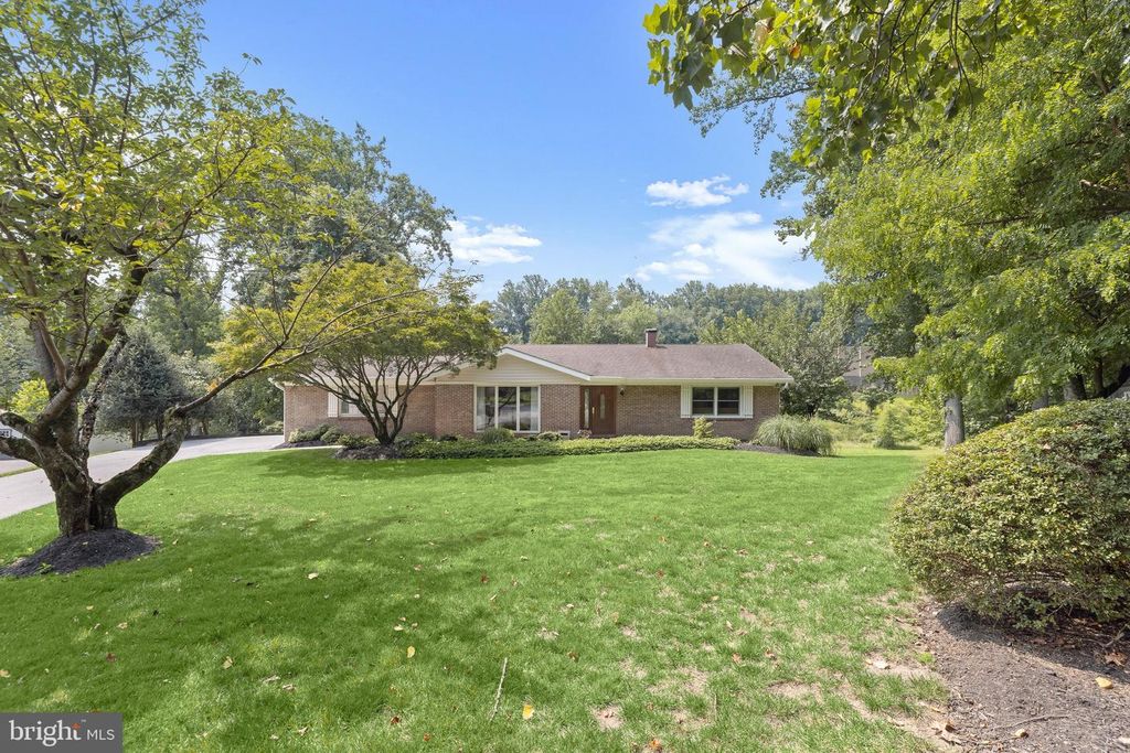 1 WHISPERWOOD CT, Baltimore, MD 21208