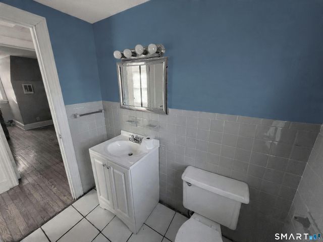 96 Tudor Street, Waterbury, CT 06704