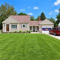 447 Tallwood Drive, Norton, OH 44203