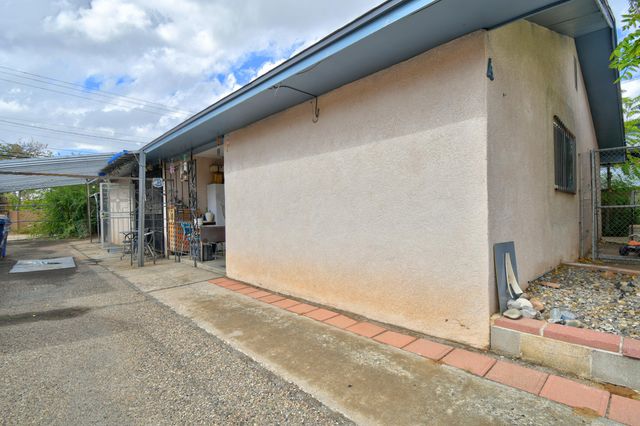 309 Princeton Drive SE, Albuquerque, NM 87106