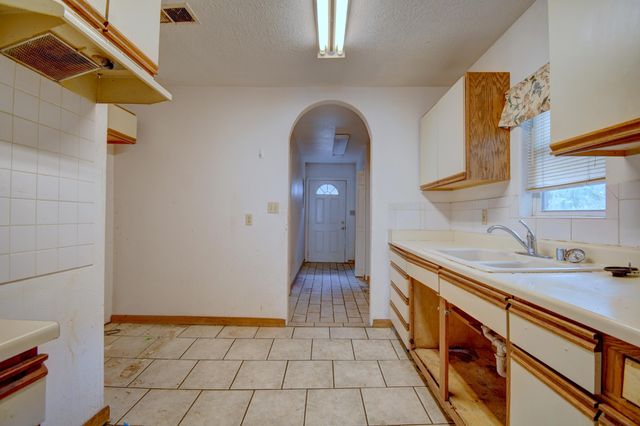309 Princeton Drive SE, Albuquerque, NM 87106