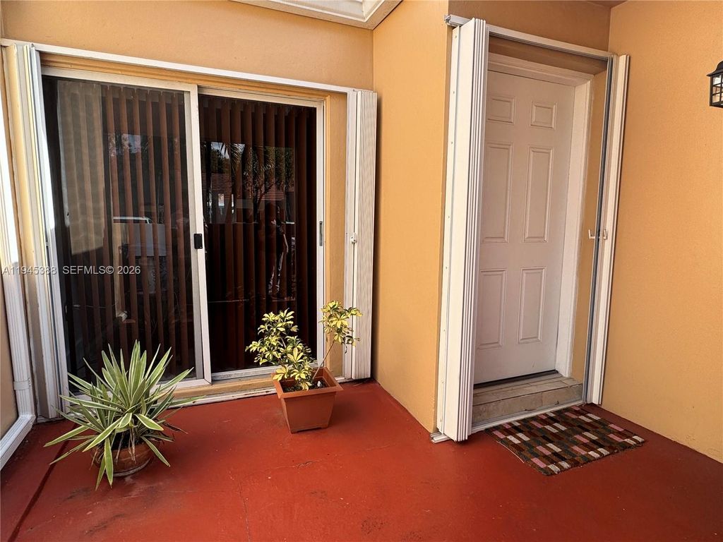 10315 SW 154th Cir Ct 28, Miami, FL 33196