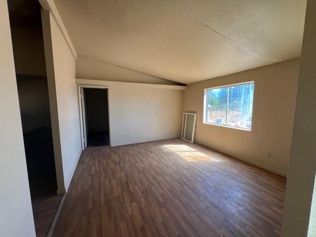 10283 Wooley Rd, Live Oak, CA 95953