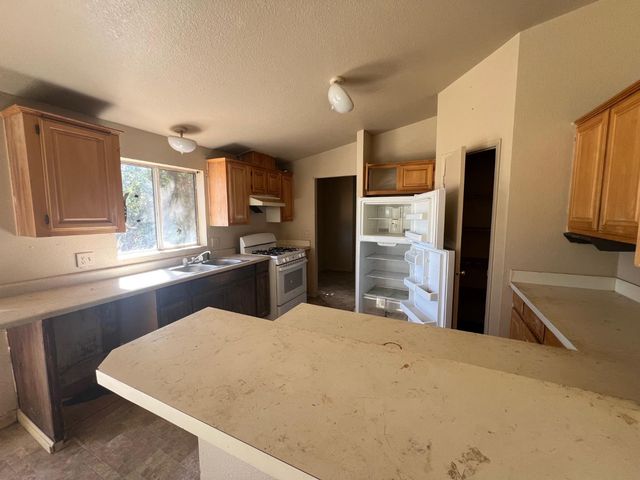 10283 Wooley Rd, Live Oak, CA 95953