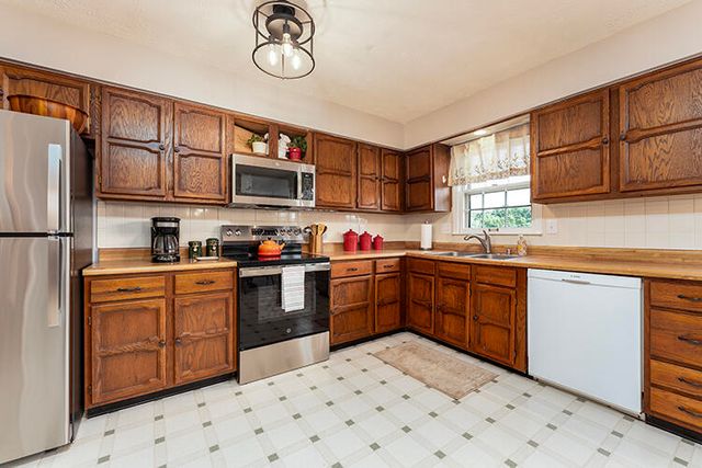 3700 Forest Green Drive, Lexington, KY 40517