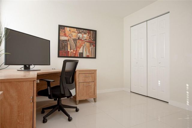 601 SE 5th Court 108, Fort Lauderdale, FL 33301