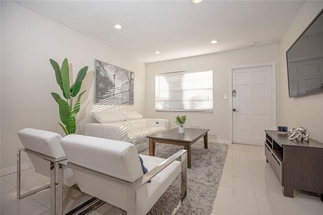 601 SE 5th Court 108, Fort Lauderdale, FL 33301