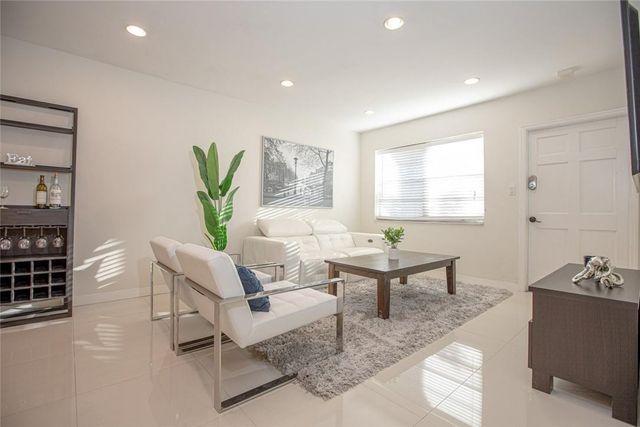 601 SE 5th Court 108, Fort Lauderdale, FL 33301