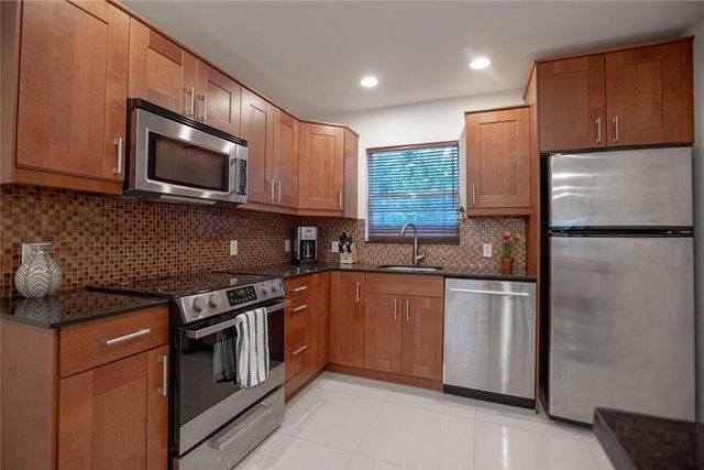 601 SE 5th Court 108, Fort Lauderdale, FL 33301