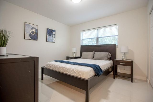 601 SE 5th Court 108, Fort Lauderdale, FL 33301