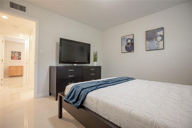 601 SE 5th Court 108, Fort Lauderdale, FL 33301