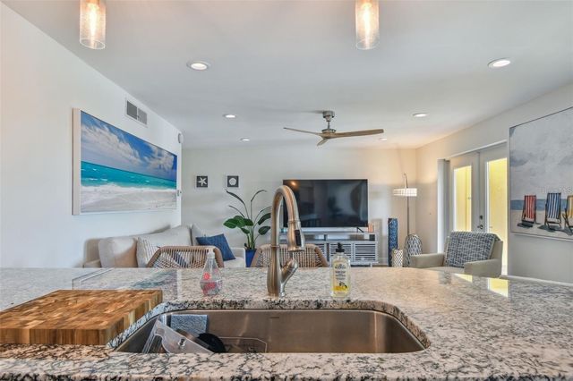 1125 PINELLAS BAYWAY S 302, Tierra Verde, FL 33715