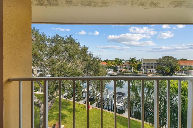 1125 PINELLAS BAYWAY S 302, Tierra Verde, FL 33715