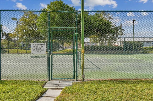 1125 PINELLAS BAYWAY S 302, Tierra Verde, FL 33715