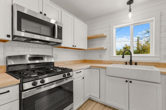 19367 Lucille Street, Anderson, CA 96007