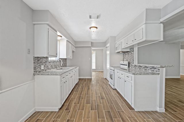 626 Rosewood Drive, Shenandoah, TX 77381