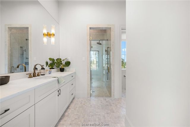 404 Blackberry Lane, Washington, TX 77880