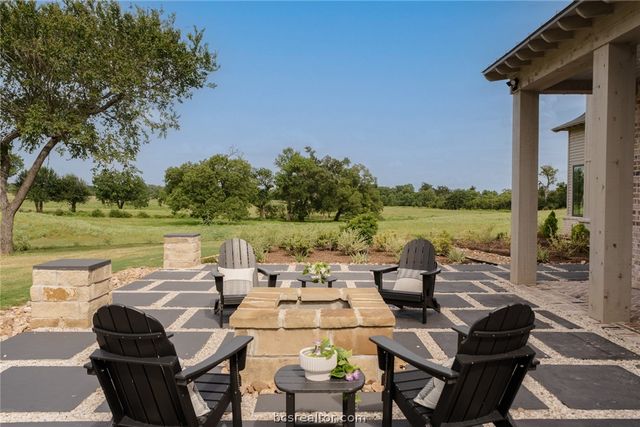 404 Blackberry Lane, Washington, TX 77880