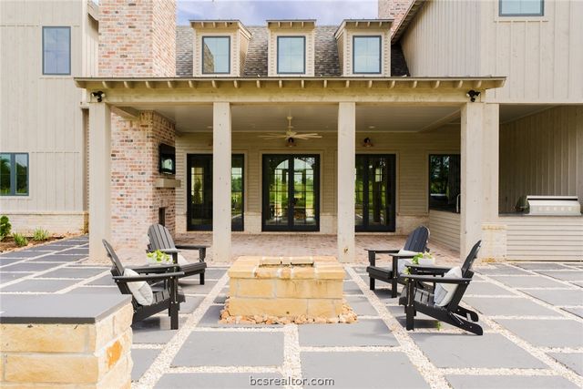 404 Blackberry Lane, Washington, TX 77880