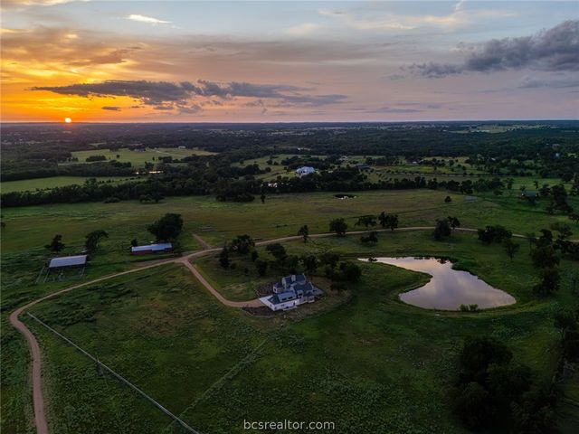 404 Blackberry Lane, Washington, TX 77880
