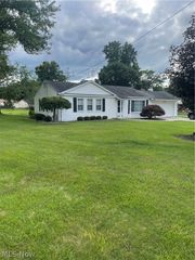 3930 Baymar Drive, Youngstown, OH 44511
