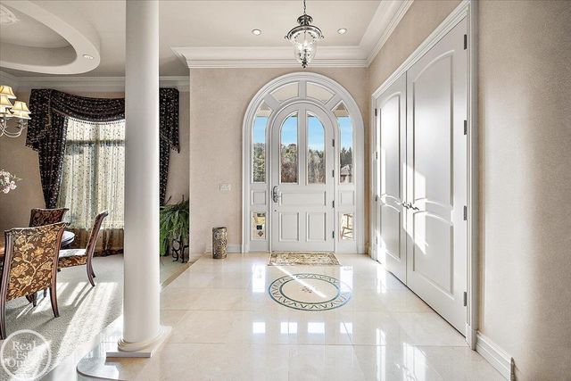 4575 Hidden Glen Circle, Oakland Twp, MI 48306