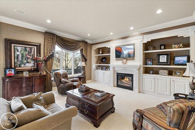 4575 Hidden Glen Circle, Oakland Twp, MI 48306