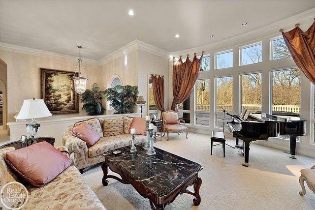 4575 Hidden Glen Circle, Oakland Twp, MI 48306