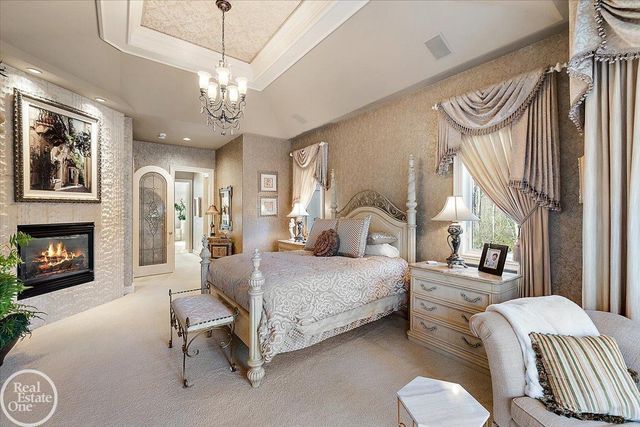 4575 Hidden Glen Circle, Oakland Twp, MI 48306