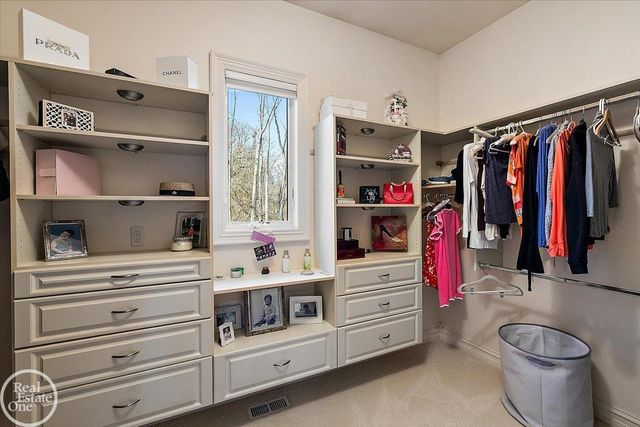 4575 Hidden Glen Circle, Oakland Twp, MI 48306