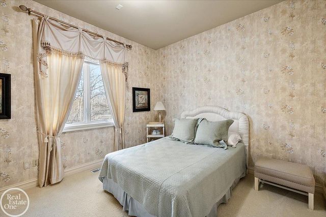 4575 Hidden Glen Circle, Oakland Twp, MI 48306