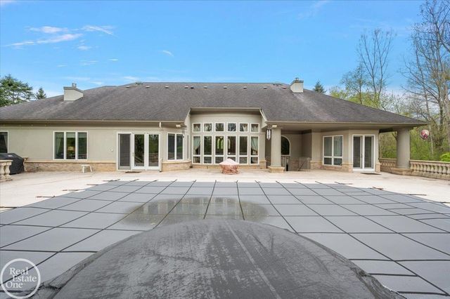 4575 Hidden Glen Circle, Oakland Twp, MI 48306