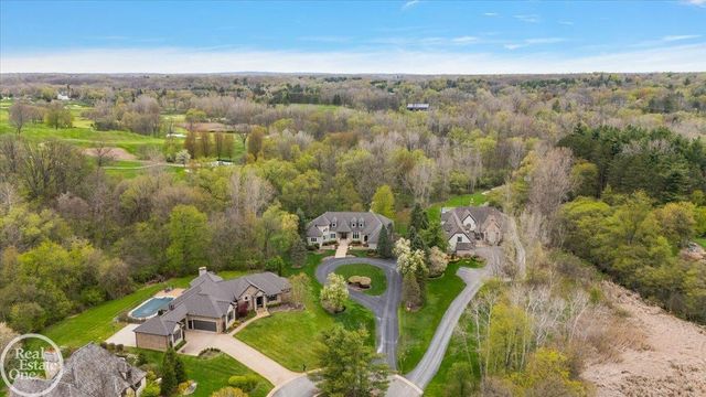 4575 Hidden Glen Circle, Oakland Twp, MI 48306