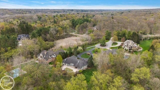 4575 Hidden Glen Circle, Oakland Twp, MI 48306