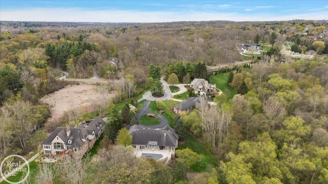 4575 Hidden Glen Circle, Oakland Twp, MI 48306