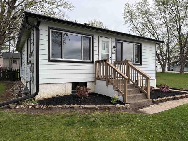 735 Crescent Street, Mauston, WI 53948