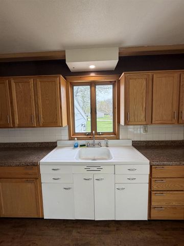 735 Crescent Street, Mauston, WI 53948