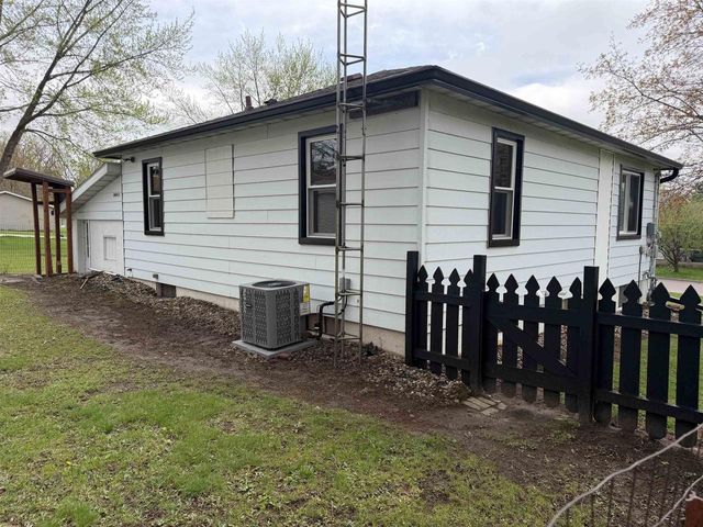735 Crescent Street, Mauston, WI 53948