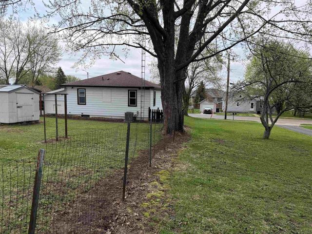 735 Crescent Street, Mauston, WI 53948