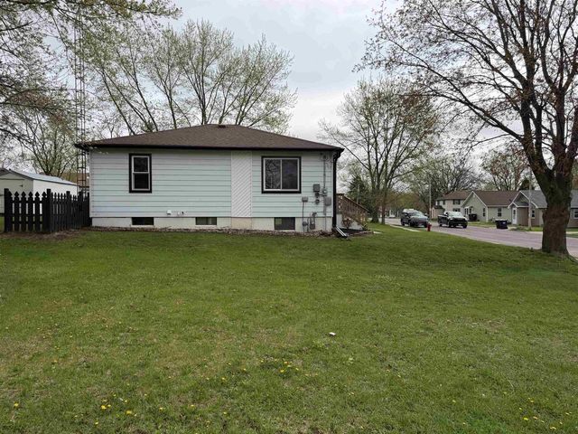 735 Crescent Street, Mauston, WI 53948