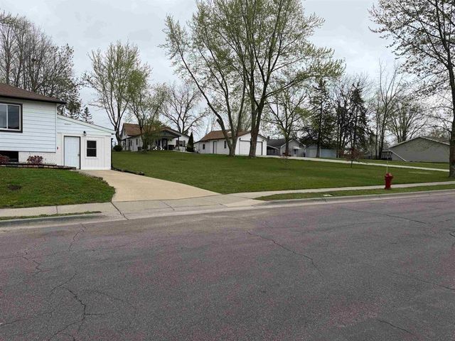 735 Crescent Street, Mauston, WI 53948