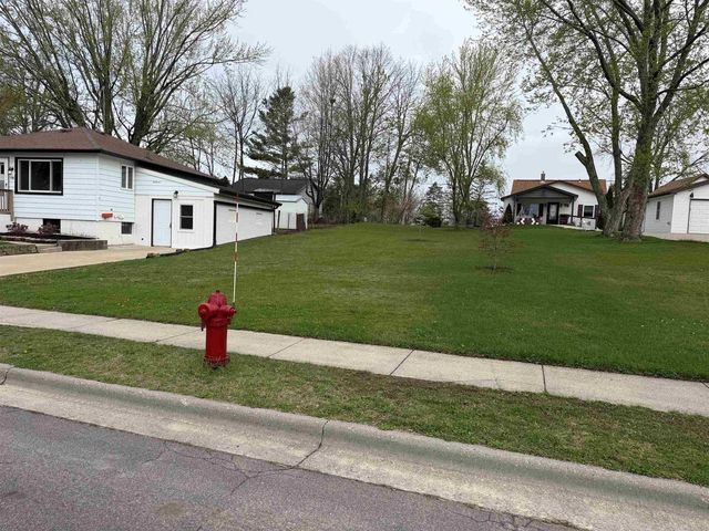 735 Crescent Street, Mauston, WI 53948