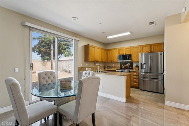 7174 Oregon Street, Fontana, CA 92336