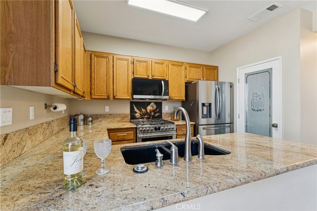 7174 Oregon Street, Fontana, CA 92336