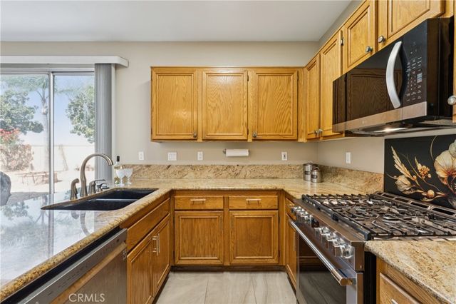 7174 Oregon Street, Fontana, CA 92336