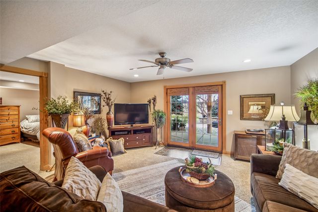 1539 239th Street, State Center, IA 50247