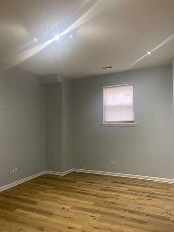 2319 E 70th Place 10, Chicago, IL 60649
