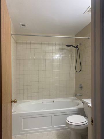2319 E 70th Place 10, Chicago, IL 60649