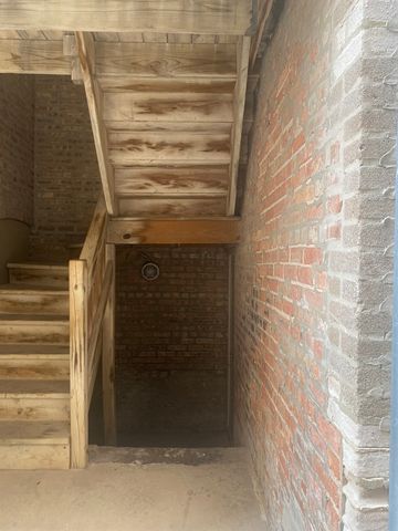 2319 E 70th Place 10, Chicago, IL 60649